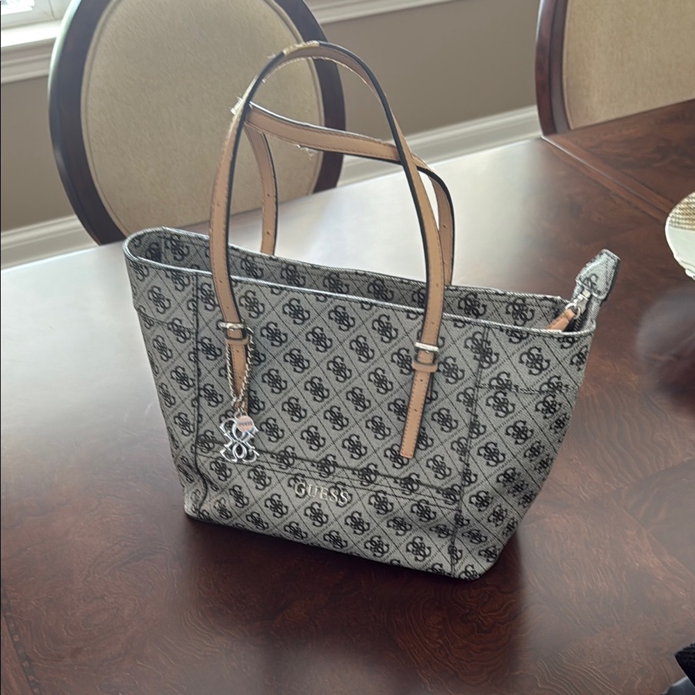 Guess Black and Tan Tote Bag with Elegant Design